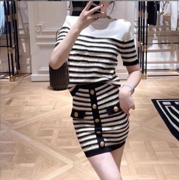 302 2023 summer brand same style short pants two pieces sets women's two piece pants black white short sleeve yl8
302 2023 summer brand same style short pants two pieces sets women's two piece pants black white short sleeve yl8