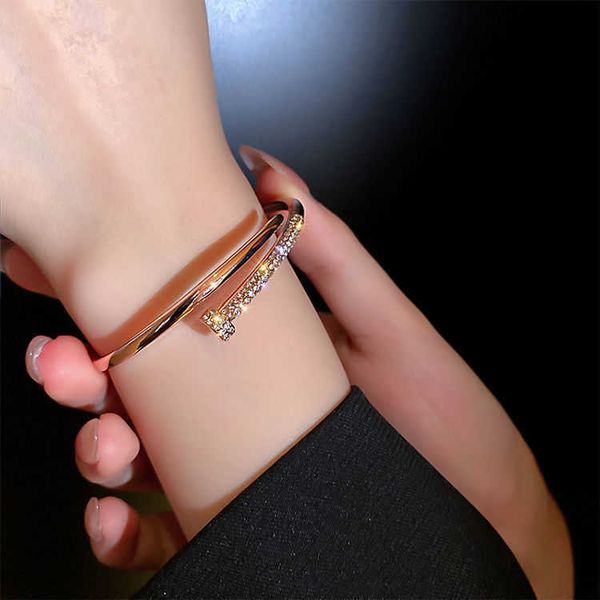 2023 designer bracelet carti bangle jewelry feeling diamond inlaid ins niche design opening adjustable new female 0g7l, Black
2023 designer bracelet carti bangle jewelry feeling diamond inlaid ins niche design opening adjustable new female 0g7l, Black