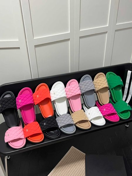 luxury designer men women slippers famous sandals plaid quilted checks lattice c pool pillow hook & loop mule summer flat heel scuff slides, Black
luxury designer men women slippers famous sandals plaid quilted checks lattice c pool pillow hook & loop mule summer flat heel scuff slides, Black
