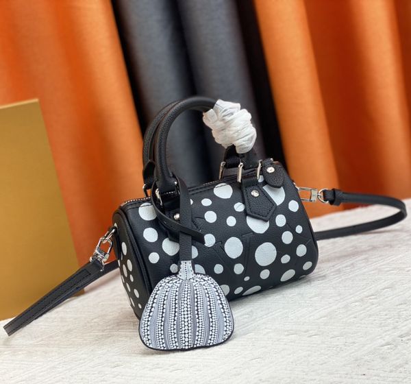 designer womens shoulder bag luxury nano speedy handbags brown flower letter leather mini tote embossed crossbody bags ladies fashion makeup
designer womens shoulder bag luxury nano speedy handbags brown flower letter leather mini tote embossed crossbody bags ladies fashion makeup