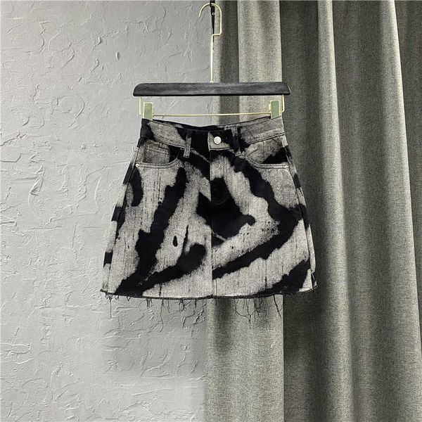 spring women's new summer korean style high waist print denim short skirt jeans a- line skirt, Black
spring women's new summer korean style high waist print denim short skirt jeans a- line skirt, Black