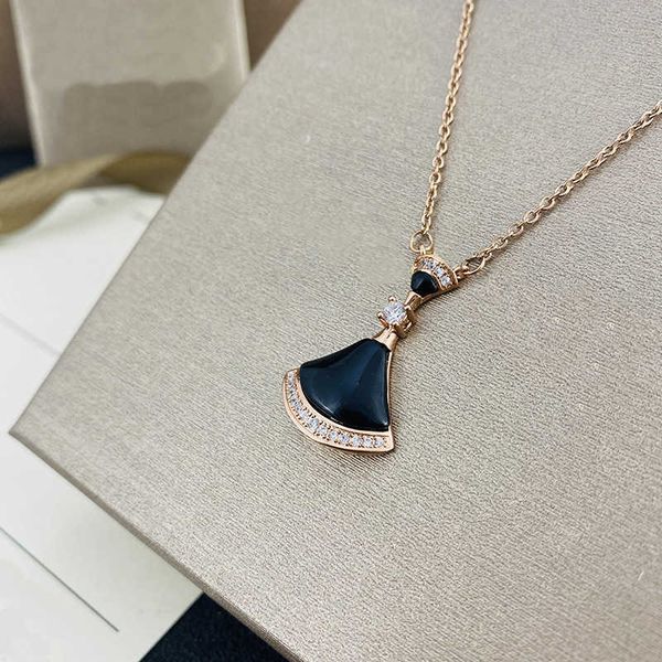 fashion luxury designer fan necklace diamond white pink green chalcedony small skirt women's elegant jewelry women's valentine, Black
fashion luxury designer fan necklace diamond white pink green chalcedony small skirt women's elegant jewelry women's valentine, Black