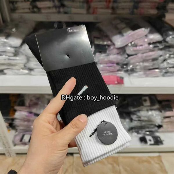 fashion classic men's socks 3 pairs of card hook brand designer versatile sports sock men women luxury wear medium short sportsocks, Black
fashion classic men's socks 3 pairs of card hook brand designer versatile sports sock men women luxury wear medium short sportsocks, Black