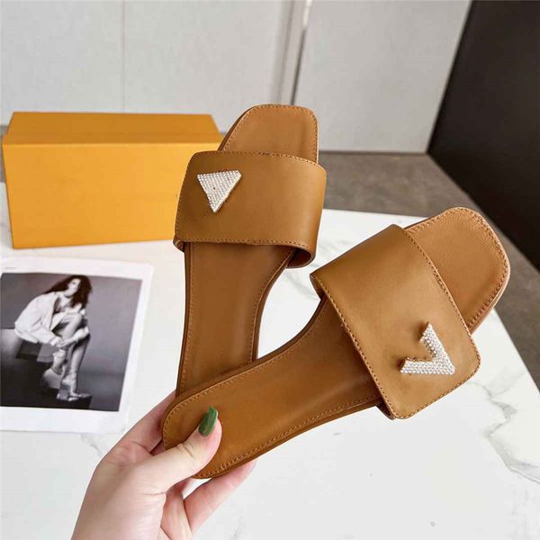 fashion slippers 2023 louity luxury design summer men and women flat shoes thick sole leather rubber letter logo casual cartoon slippers viu, Black
fashion slippers 2023 louity luxury design summer men and women flat shoes thick sole leather rubber letter logo casual cartoon slippers viu, Black
