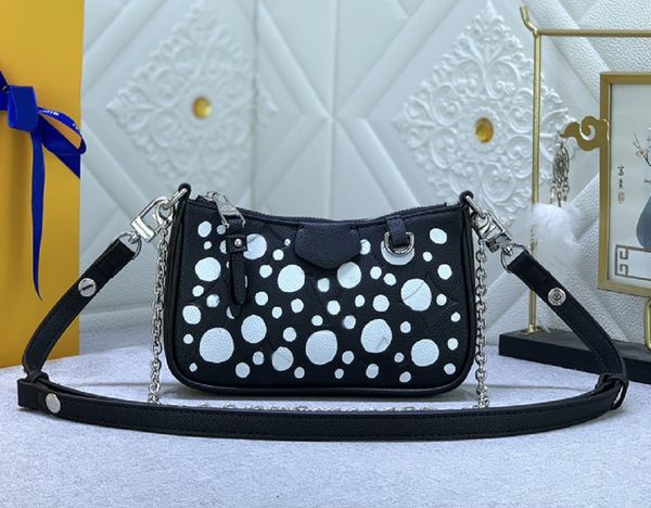 designer womens shoulder bag luxury easy pouch on strap handbags embossed flower letters empreinte leather mini chain makeup bags ladies fas
designer womens shoulder bag luxury easy pouch on strap handbags embossed flower letters empreinte leather mini chain makeup bags ladies fas