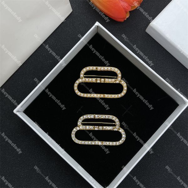 classic letter designer brooches pearl diamond pins personality temperament crystal brooch with box, Gray
classic letter designer brooches pearl diamond pins personality temperament crystal brooch with box, Gray