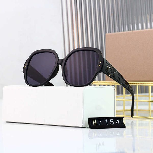 checkered mesh red same round frame sunscreen sunglasses women's glasses, White;black
checkered mesh red same round frame sunscreen sunglasses women's glasses, White;black