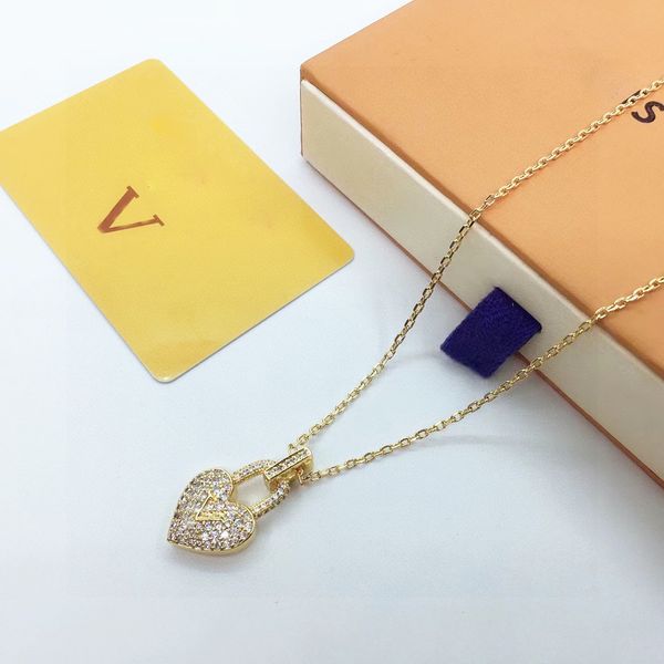 designer necklace luxury pendant necklace classic letter necklace for women's fashion love lock jewelry holiday gift nice, Silver
designer necklace luxury pendant necklace classic letter necklace for women's fashion love lock jewelry holiday gift nice, Silver
