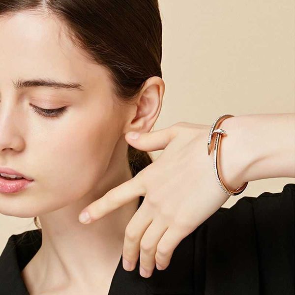 2023 designer bracelet carti bangle jewelry star bracelet of style female student korean couple gift tide brand street titanium steel openin, Black
2023 designer bracelet carti bangle jewelry star bracelet of style female student korean couple gift tide brand street titanium steel openin, Black