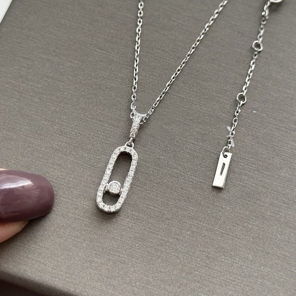 luxury designer pendant necklace s925 sterling silver hollow french movable crystal classic square charm short chain choker for women party
luxury designer pendant necklace s925 sterling silver hollow french movable crystal classic square charm short chain choker for women party
