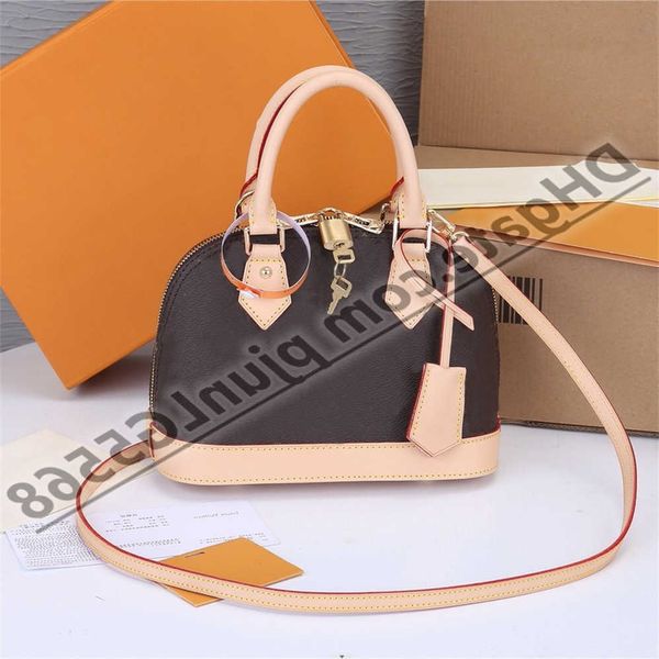 designer bag tote 2023 wholesale 5a leather l clutch for female evening bags fashion chain lady shoulder bag handbag presbyopic mini package
designer bag tote 2023 wholesale 5a leather l clutch for female evening bags fashion chain lady shoulder bag handbag presbyopic mini package