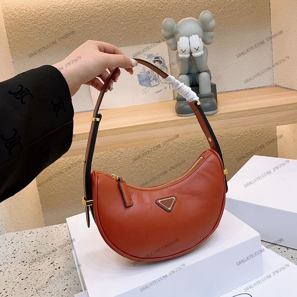 23ss designers women leather totes bags hobo handbag shouder crossbody triangular badge shopping bag luxurys messenger ladies travel handbag
23ss designers women leather totes bags hobo handbag shouder crossbody triangular badge shopping bag luxurys messenger ladies travel handbag