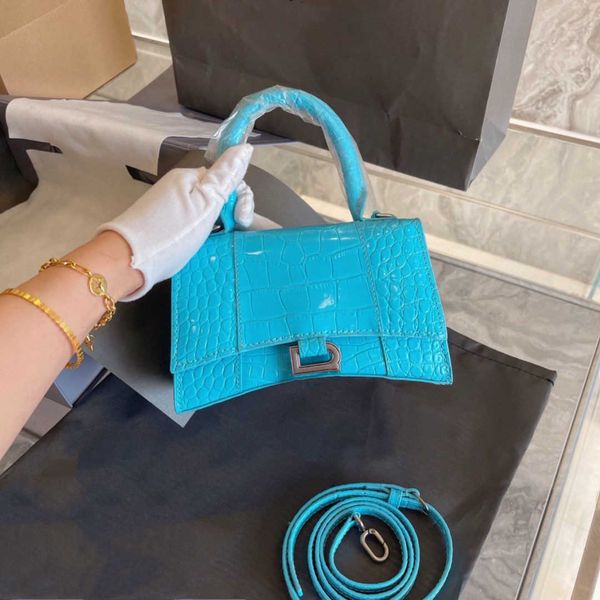 high version 5a shoulder bags designer handbag ladies new pure leather crocodile pattern hourglass bag light luxury handbag single shoulder
high version 5a shoulder bags designer handbag ladies new pure leather crocodile pattern hourglass bag light luxury handbag single shoulder