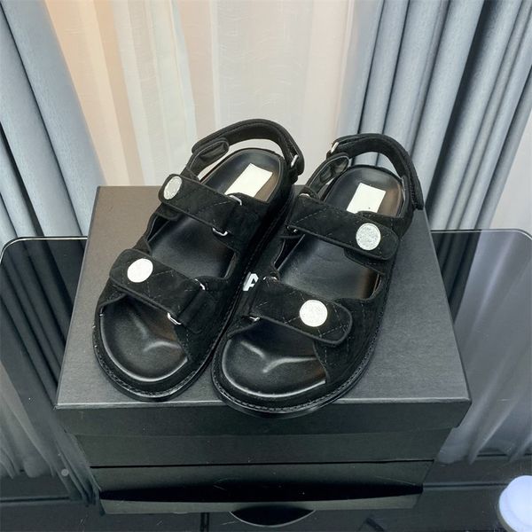 designer cc beach shoes women channel leather slipper style outdoor sandal signature pool slides indoor fashion sandals luxury ccity shoe 33
designer cc beach shoes women channel leather slipper style outdoor sandal signature pool slides indoor fashion sandals luxury ccity shoe 33
