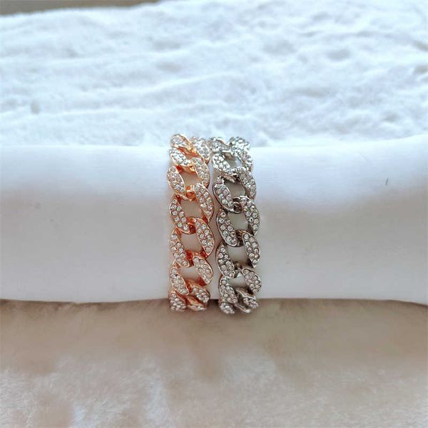 selling hip hop bracelet 15mm full diamond alloy cuban bracelet fashion trend jewelry, Golden;silver
selling hip hop bracelet 15mm full diamond alloy cuban bracelet fashion trend jewelry, Golden;silver