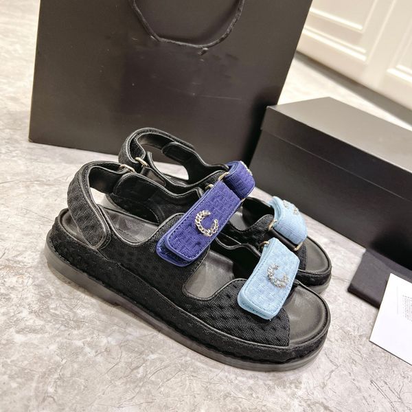 new pattern cc luxury designer outdoor beach shoes flat classics slippers fashion women leather slides casual sandals ht22er
new pattern cc luxury designer outdoor beach shoes flat classics slippers fashion women leather slides casual sandals ht22er