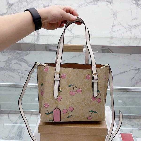 cherry print tote bag totes leather designer bag women luxurys shopping bags fashion messenger crossbody bags lady shoulder bag wallet clutc
cherry print tote bag totes leather designer bag women luxurys shopping bags fashion messenger crossbody bags lady shoulder bag wallet clutc