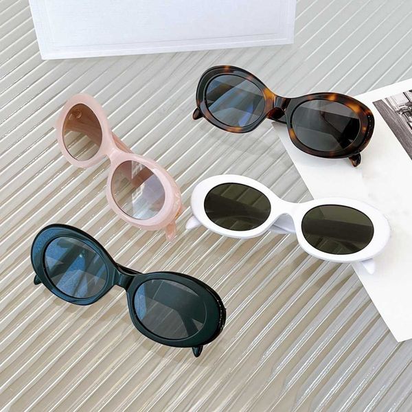 selling 2023 new cl40194 high edition triumphal arch star style sunglasses female cl4s194u, White;black
selling 2023 new cl40194 high edition triumphal arch star style sunglasses female cl4s194u, White;black
