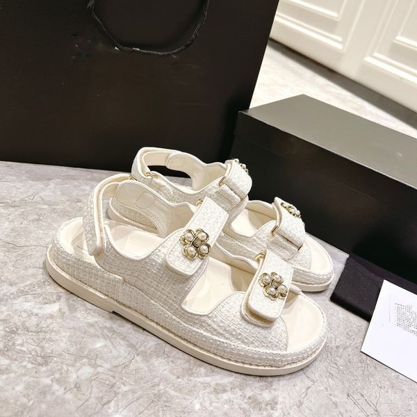 new pattern cc luxury designer outdoor beach shoes slippers fashion women leather slides leather casual sandals jh3333
new pattern cc luxury designer outdoor beach shoes slippers fashion women leather slides leather casual sandals jh3333
