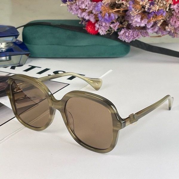 2023 women men fashion sunglasses brown transparent plank frame gradient color square glasses available with box, White;black
2023 women men fashion sunglasses brown transparent plank frame gradient color square glasses available with box, White;black