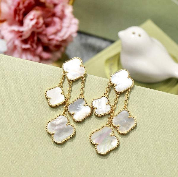 designer luxury women earrings van clover stud four leaf flower earring fashion earings jewelry metal women earring brand orecchini ju, Golden;silver
designer luxury women earrings van clover stud four leaf flower earring fashion earings jewelry metal women earring brand orecchini ju, Golden;silver