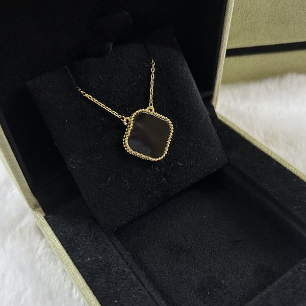 luxury woman pendant necklaces four leaf clover designer van necklace fashion jewelry women chokers necklace, Silver
luxury woman pendant necklaces four leaf clover designer van necklace fashion jewelry women chokers necklace, Silver