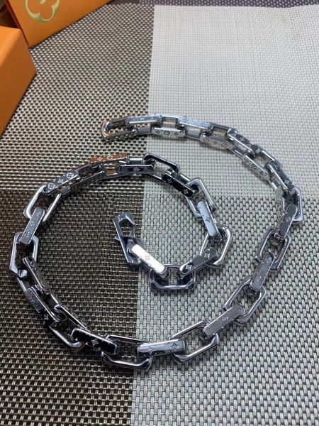 lw monogram necklace for woman designer t0p advanced materials official reproductions classic style european size fashion luxury anniversary, Silver
lw monogram necklace for woman designer t0p advanced materials official reproductions classic style european size fashion luxury anniversary, Silver