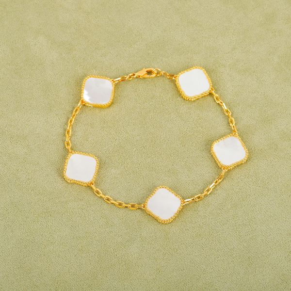 woman charm bracelets four leaf clover designer van fashion luxury jewelry women chain bracelet fgsd, Golden;silver
woman charm bracelets four leaf clover designer van fashion luxury jewelry women chain bracelet fgsd, Golden;silver