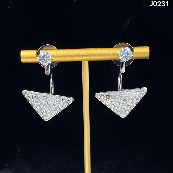 luxury brand designer letter simple geometric design famous women's crystal rhinestone pearl earrings wedding party triangle sign, Golden;silver
luxury brand designer letter simple geometric design famous women's crystal rhinestone pearl earrings wedding party triangle sign, Golden;silver