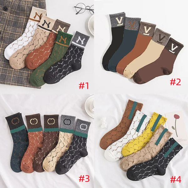 classic letter men women socks indoor outdoor casual stockings 4 pattern breathable cotton couple hosiery, Black
classic letter men women socks indoor outdoor casual stockings 4 pattern breathable cotton couple hosiery, Black