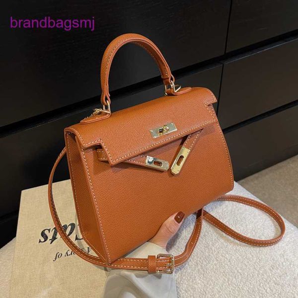 original designer handbags hermm this year's popular women's 2023 new versatile color contrast messenger advanced sense hand kelys
original designer handbags hermm this year's popular women's 2023 new versatile color contrast messenger advanced sense hand kelys