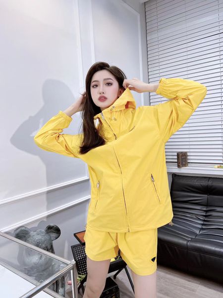 2023 summer womens tracksuits designer metal triangle tracksuit sets charge jacket plus shorts men print running suits t-shirt man sportswea, White
2023 summer womens tracksuits designer metal triangle tracksuit sets charge jacket plus shorts men print running suits t-shirt man sportswea, White