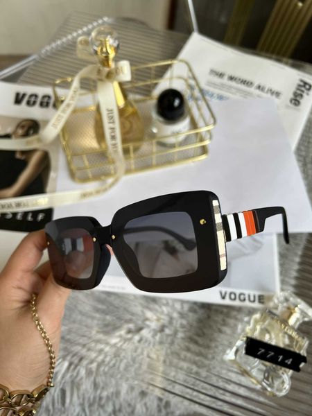 checkered fashionable small frame women's ins wind net red advanced sunglasses men, White;black
checkered fashionable small frame women's ins wind net red advanced sunglasses men, White;black