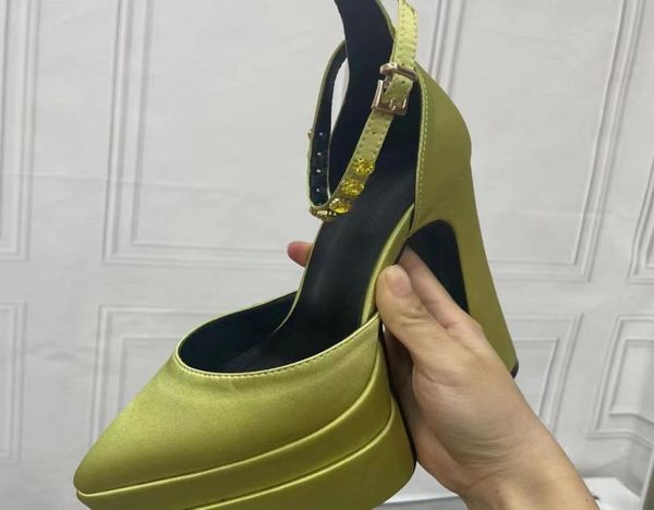 2022 women ladies super 15cm high heel shoes 45cm platform pimps silk satin diamond polyurethane bottom party wedding buckle dres5038259, Black
2022 women ladies super 15cm high heel shoes 45cm platform pimps silk satin diamond polyurethane bottom party wedding buckle dres5038259, Black