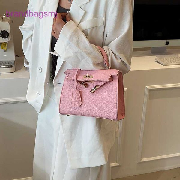original designer handbags hermm kelys 2023 spring and summer new portable messenger women's net red shoulder fashion simple trend
original designer handbags hermm kelys 2023 spring and summer new portable messenger women's net red shoulder fashion simple trend