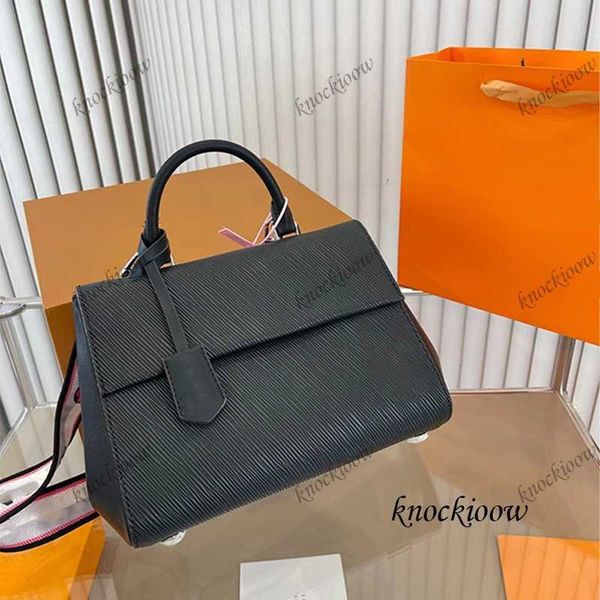 luxury designer designer handbag plus shoulder strap can be handheld or crossbody casual summer minimalist fashion with 4 colors 230502
luxury designer designer handbag plus shoulder strap can be handheld or crossbody casual summer minimalist fashion with 4 colors 230502