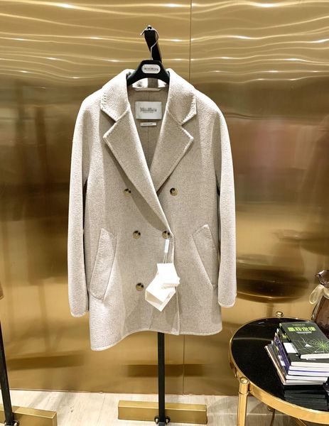 fur winter spring women's woolen coat doublebreasted button short size double faced 100% cashmere coat high quality, Black
fur winter spring women's woolen coat doublebreasted button short size double faced 100% cashmere coat high quality, Black