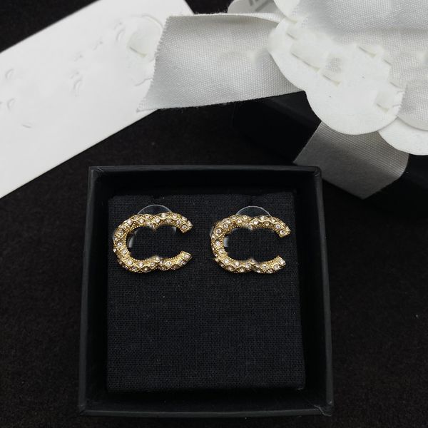 c letter earring luxury designer stud earing ccity fashion women jewelry metal crystal pearl gold earrings cjeweler woman gift orecchini 534, Golden;silver
c letter earring luxury designer stud earing ccity fashion women jewelry metal crystal pearl gold earrings cjeweler woman gift orecchini 534, Golden;silver