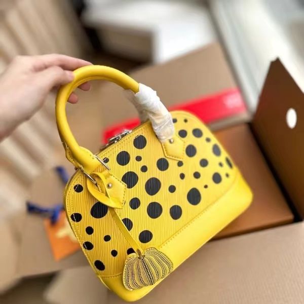 7a quality women totes shell bags for lady summer beach bags genuine leather cross body bag with 4 color wave point pumpkin right logo with
7a quality women totes shell bags for lady summer beach bags genuine leather cross body bag with 4 color wave point pumpkin right logo with