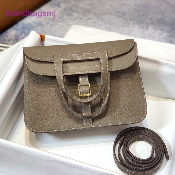 original designer handbags hermm new litchi briefcase handmade wax thread saddle leather horseshoe buckle one-shoulder portable messenger
original designer handbags hermm new litchi briefcase handmade wax thread saddle leather horseshoe buckle one-shoulder portable messenger