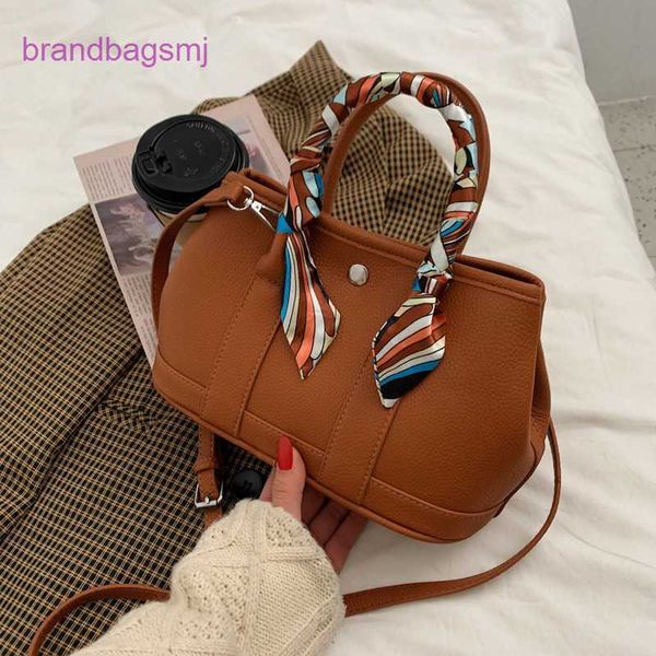 original designer handbags hermm stylish one-shoulder messenger bag with large capacity in winter autumn and
original designer handbags hermm stylish one-shoulder messenger bag with large capacity in winter autumn and