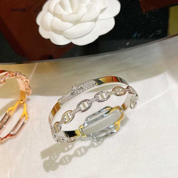 hermm gift bracelets new pig nose belt buckle double layer bracelet v gold plated micro inlaid with full diamond not easy to fade high grade, Black
hermm gift bracelets new pig nose belt buckle double layer bracelet v gold plated micro inlaid with full diamond not easy to fade high grade, Black