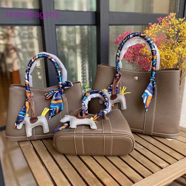 original designer handbags hermm new texture togo pattern cowhide garden fashionable simple hand large capacity commuter tote for women
original designer handbags hermm new texture togo pattern cowhide garden fashionable simple hand large capacity commuter tote for women