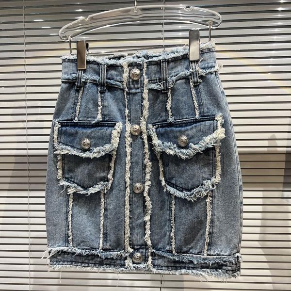 dresses high street fashion 2022 designer skirt women's metal buckle double pocket raw edge denim mini skirt, White;black
dresses high street fashion 2022 designer skirt women's metal buckle double pocket raw edge denim mini skirt, White;black