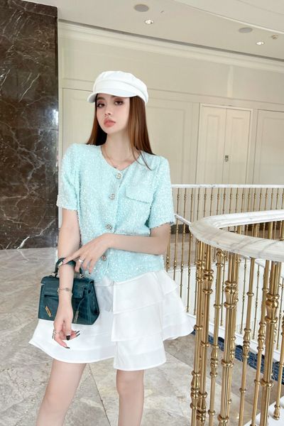 chan new 2023 summer women's brand jacket ootd fashion grade cardigan sequins coat summer short coat cccc camellia pattern coats mothe, Black;brown
chan new 2023 summer women's brand jacket ootd fashion grade cardigan sequins coat summer short coat cccc camellia pattern coats mothe, Black;brown
