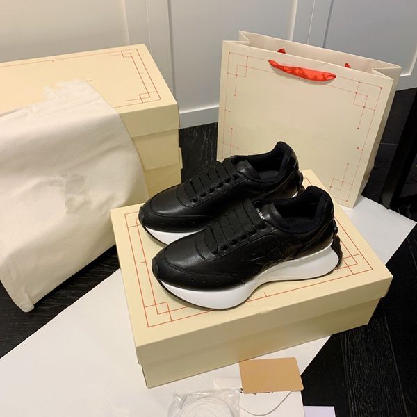 2023 new designer ladies sports shoes fashion thick sole heightened color matching couple breathable casual shoes round toe comfortable runn
2023 new designer ladies sports shoes fashion thick sole heightened color matching couple breathable casual shoes round toe comfortable runn