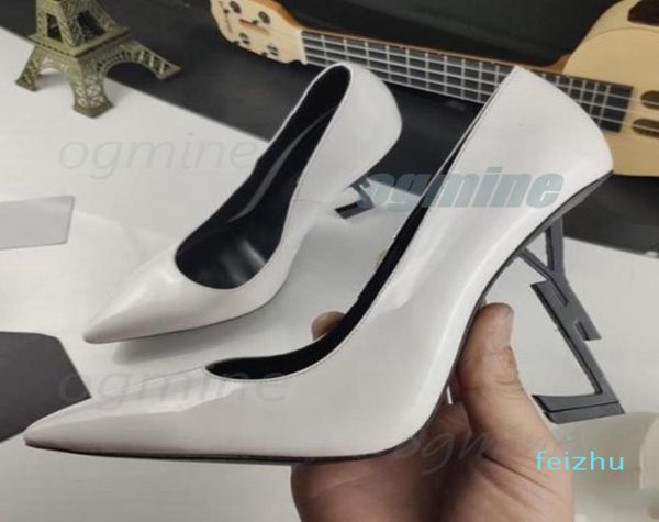 2021 classic women shoes sandals fashion beach alphabet heels bottom dress shoe lady sandal leather suede high heel slide5001667, Black
2021 classic women shoes sandals fashion beach alphabet heels bottom dress shoe lady sandal leather suede high heel slide5001667, Black