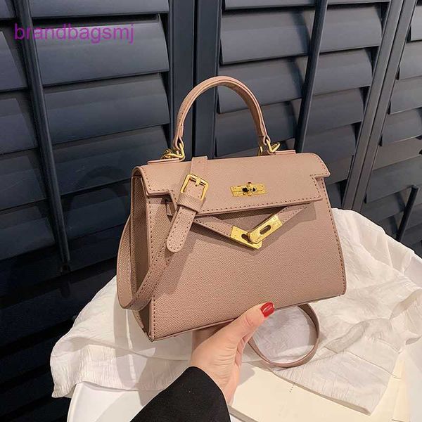 original designer handbags hermm textured small bag for women xia xiaozhong 2023 new fashion versatile simple handheld kelys single shoulder
original designer handbags hermm textured small bag for women xia xiaozhong 2023 new fashion versatile simple handheld kelys single shoulder