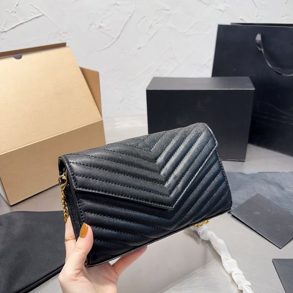black twill shoulder bag caviar brand designer women bag crossbody bag chain luxury handbag leather red 2023 summer fashion match casual
black twill shoulder bag caviar brand designer women bag crossbody bag chain luxury handbag leather red 2023 summer fashion match casual