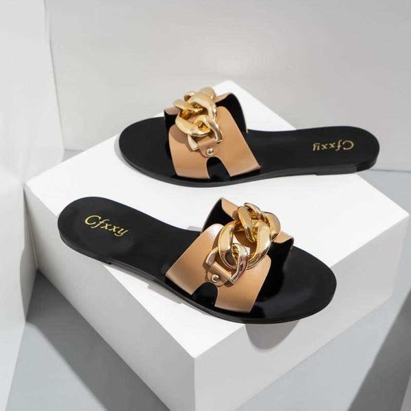 slippers new ladies slippers 2023 summer slides fashion black metal chain decorated flat round toe women slides female beach shoes j230502
slippers new ladies slippers 2023 summer slides fashion black metal chain decorated flat round toe women slides female beach shoes j230502